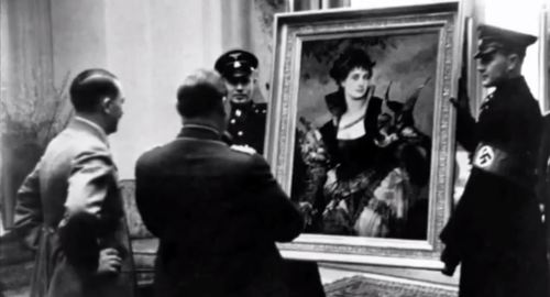 Hitler-with-looted-art